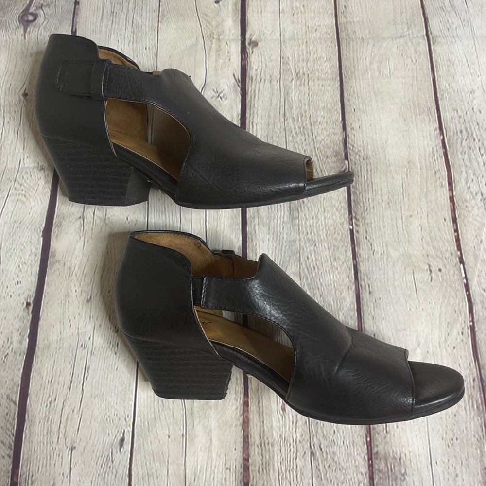 Natural Soul Open Toe Black Sandal